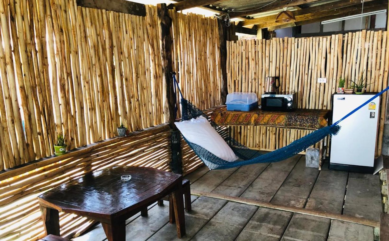 Navareeya House Seaview